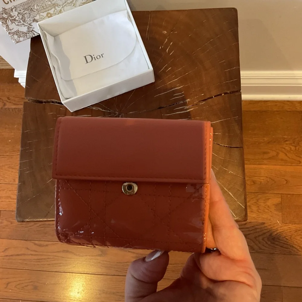 Lady Dior Coral Cannage Patent Leather Wallet with Charm - Picture 5 of 8